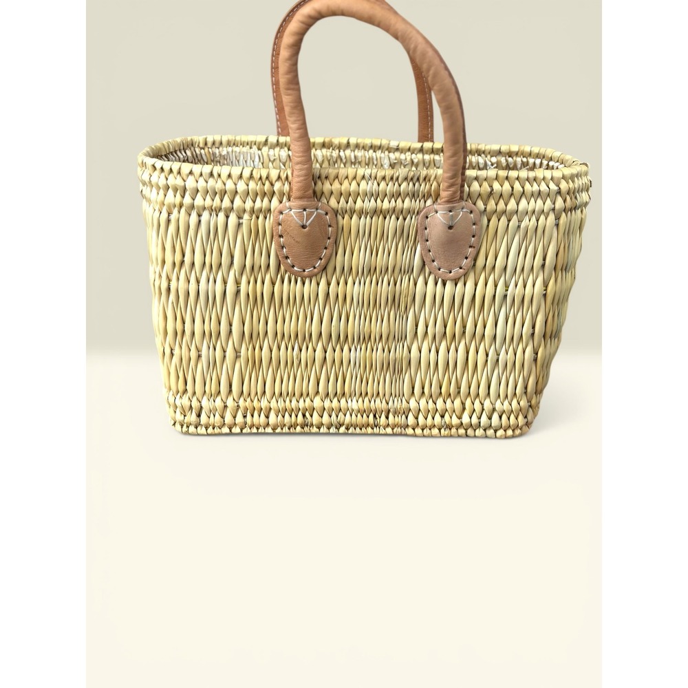 BooGemes NWT Straw Basket Tote Bag Small Natural Tan Leather Handles Woven - Picture 2 of 13